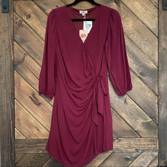 entro Dresses & Skirts - NEW WITH TAGS ENTRO LONG SLEEVED WRAP MINI DRESS